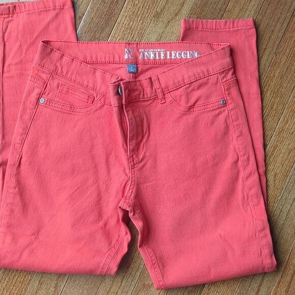 ✔️⚓️NY&Co Ankle Jeans Legging - Picture 3 of 4